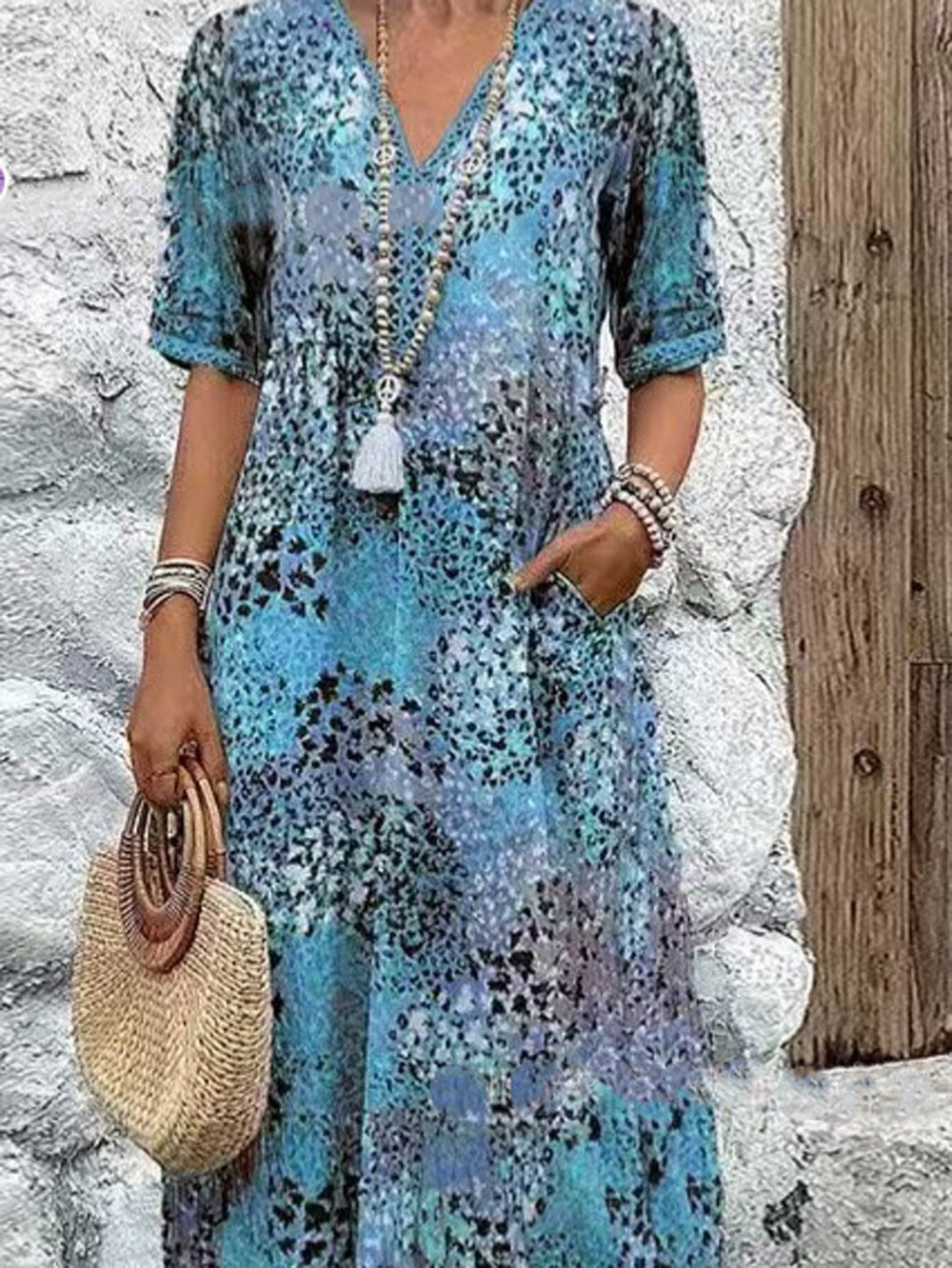 Fashion leisure dress for women with floral pattern and side pockets Lune London