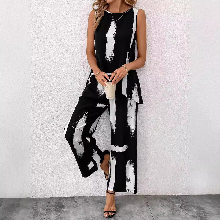 Women’s blouse set with a casual fit and trendy Lune London pattern