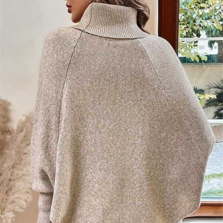 Knitted sweater for women with elegant button details and a relaxed fit Lune London
