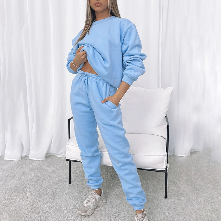 Women's comfortable feel-good jogging suit with relaxed fit and elastic waistband Chic & Stil