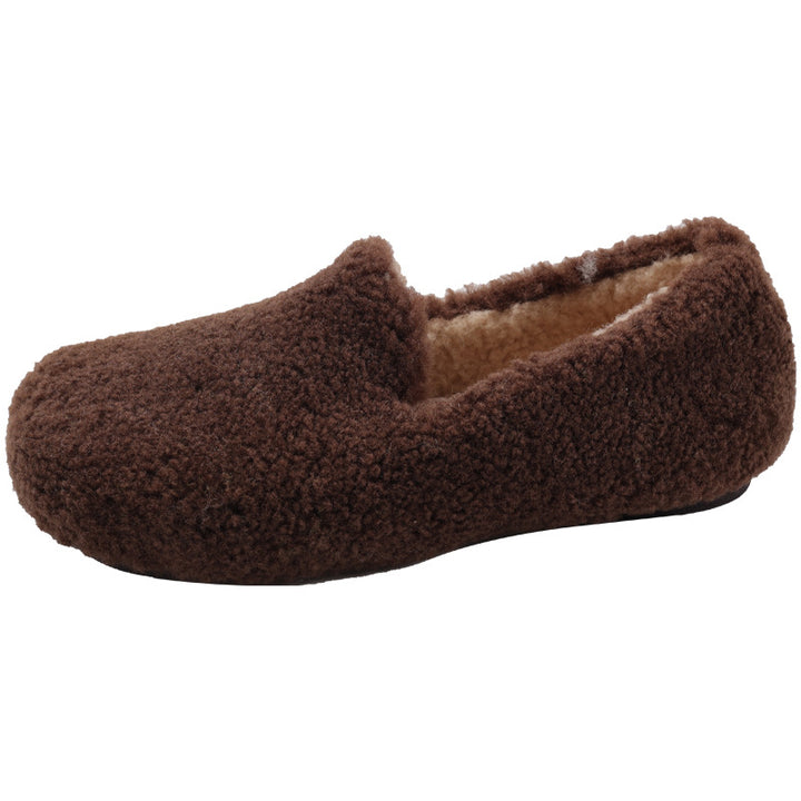 Women cozy slippers made of high-quality plush material Lune London