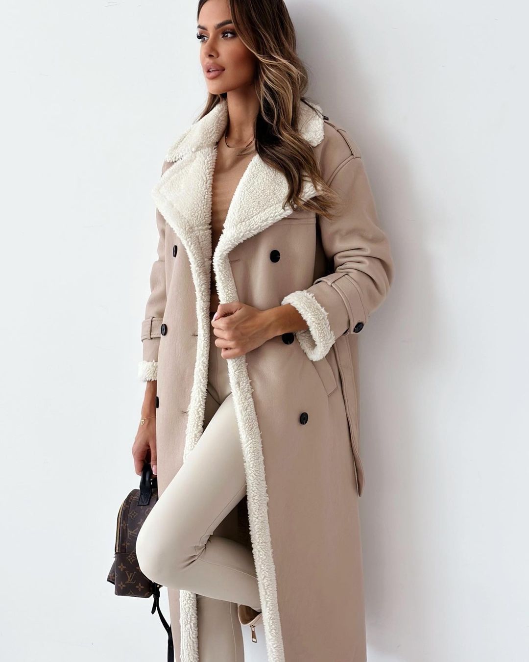 Ladies trendy transition coat with soft faux fur lining and stylish Lune Londonl details