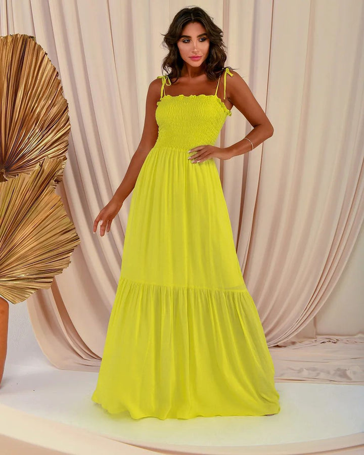 Maxi dress for women with elastic bodice and playful knot Chic & Stil