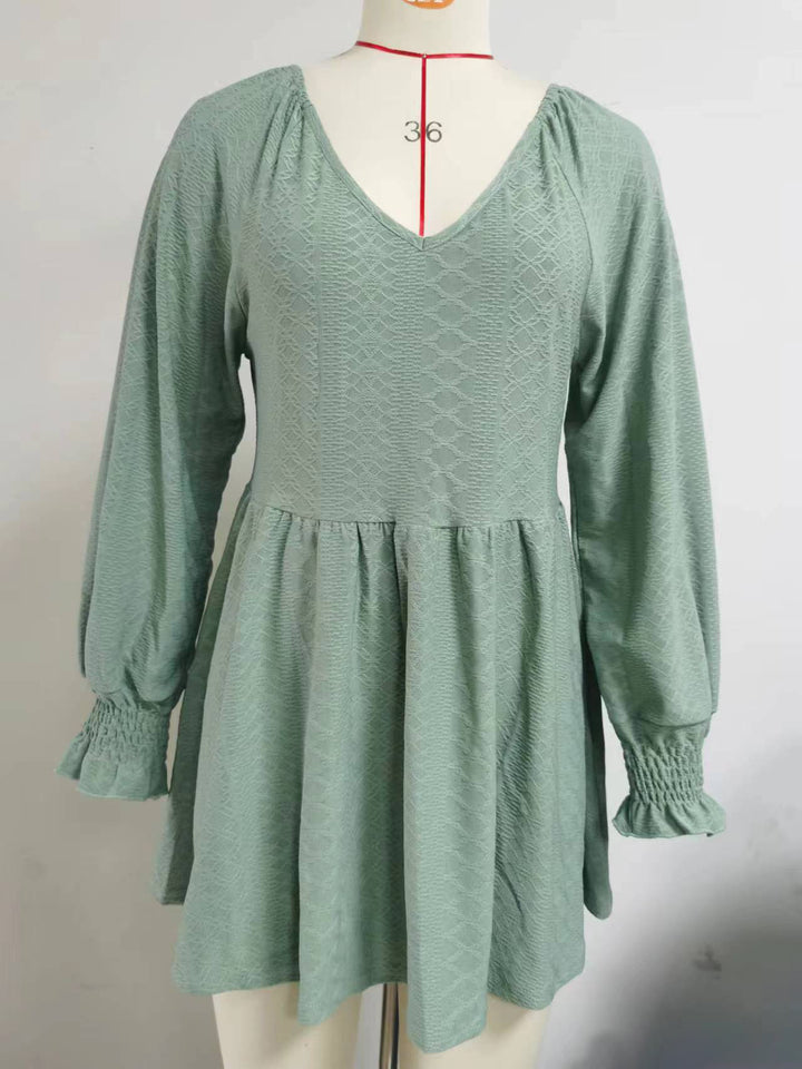 Casual V-neck shirt for women with ruffles and pockets Lune London
