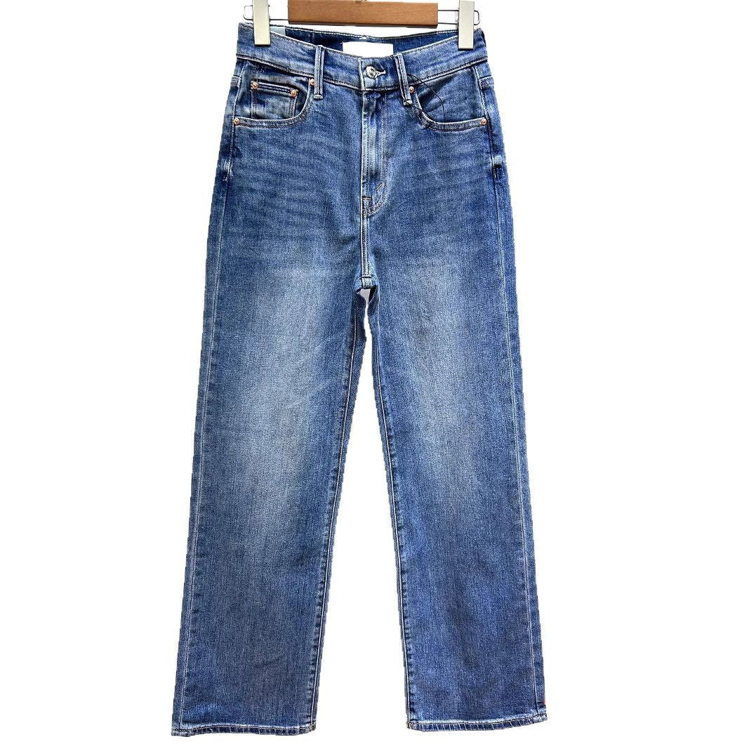 Loose high-waisted jeans for women with a vintage look and gentle washes Lune London