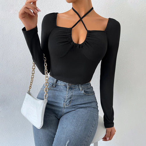 Top court à manches longues pour femmes avec design croisé à la mode et fronces Chic & Stil