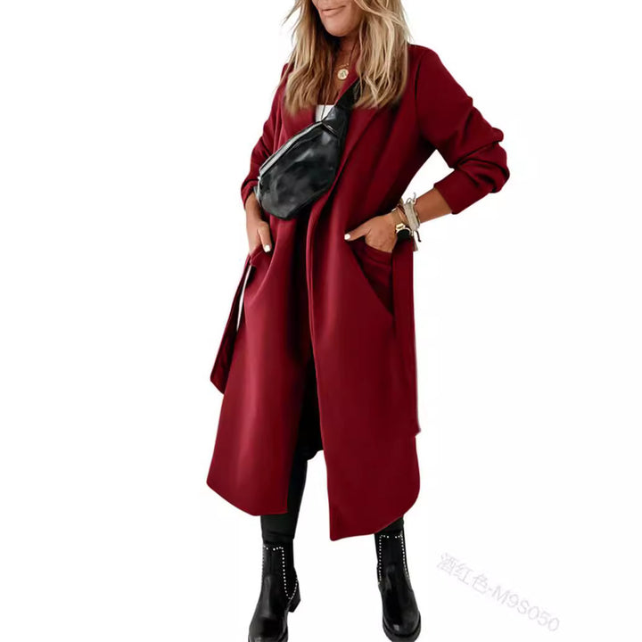 Stylish and comfortable women's coat with a fitted cut Lune London