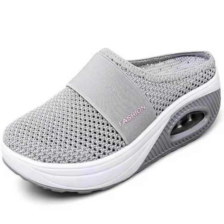 Comfortable wellness clogs for women with breathable upper material and cushioning sole Lune London