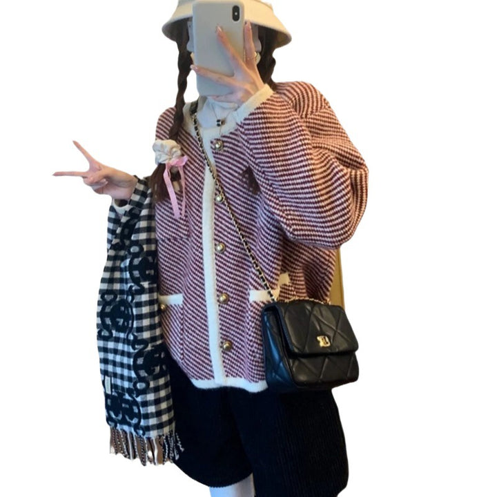 Ladies elegant cardigan in classic houndstooth design with gold buttons Lune London