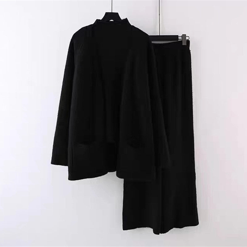 Cozy knit set for women with a wide cardigan and comfortable pants Lune London