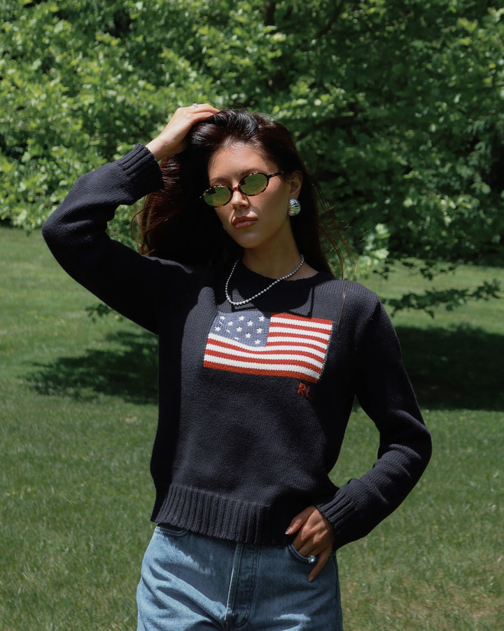 Fashionable women's sweater with USA flag application Lune London
