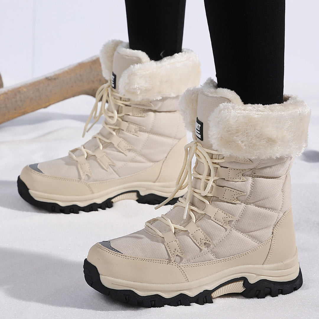Ladies Winter Hiking Boots with Insulating Lining and Slip-Resistant Profile Sole Lune London