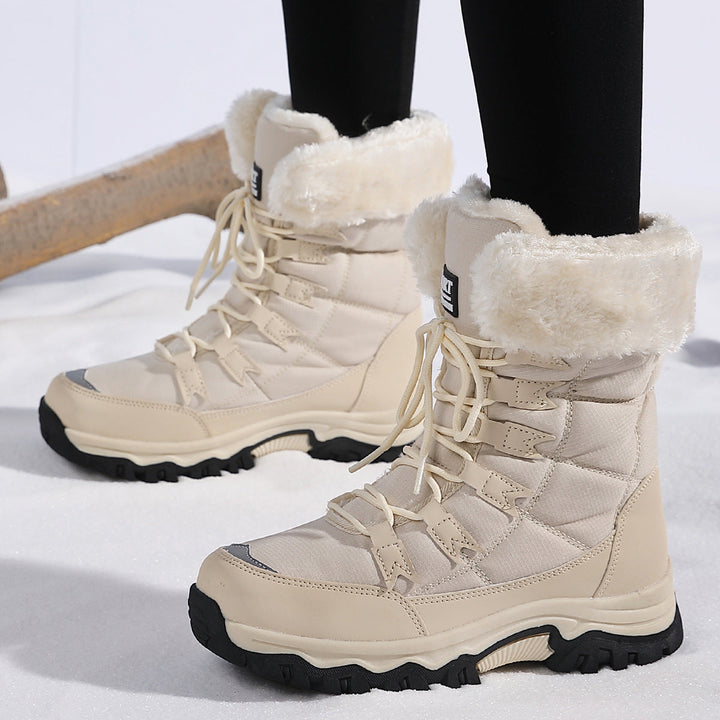 Ladies Winter Hiking Boots with Insulating Lining and Slip-Resistant Profile Sole Lune London
