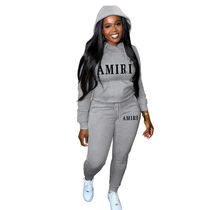 Ladies jogging suit with modern logo Lune London
