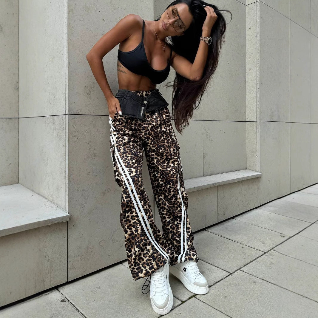 Casual women's pants with leopard print and side stripes Lune London