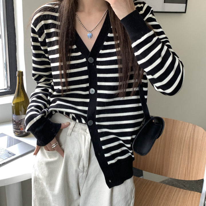 Women's knitted jacket with trendy striped pattern and classic V-neck Lune London