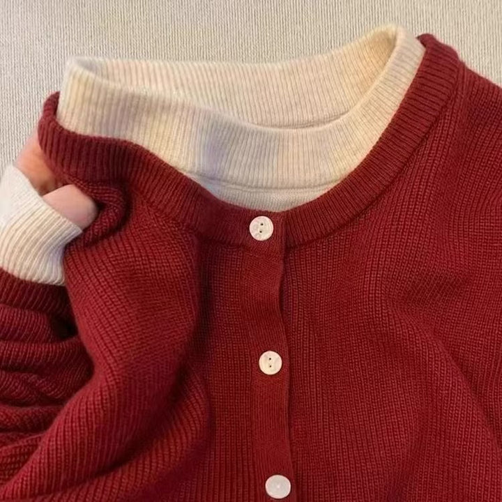Cardigan pour femmes avec des détails de boutons classiques et un col confortable Chic & Stil