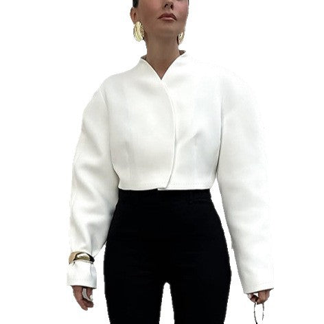 Cropped jacket for women with elegant V-neckline and puff sleeves Lune London