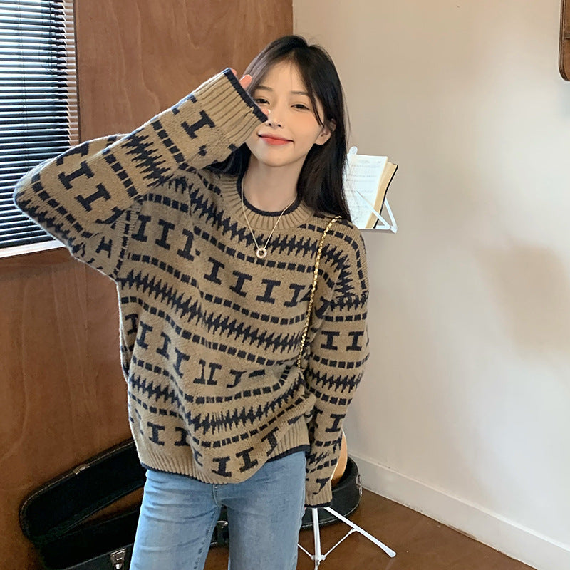 Knitted sweater for women with a modern geometric pattern Lune London