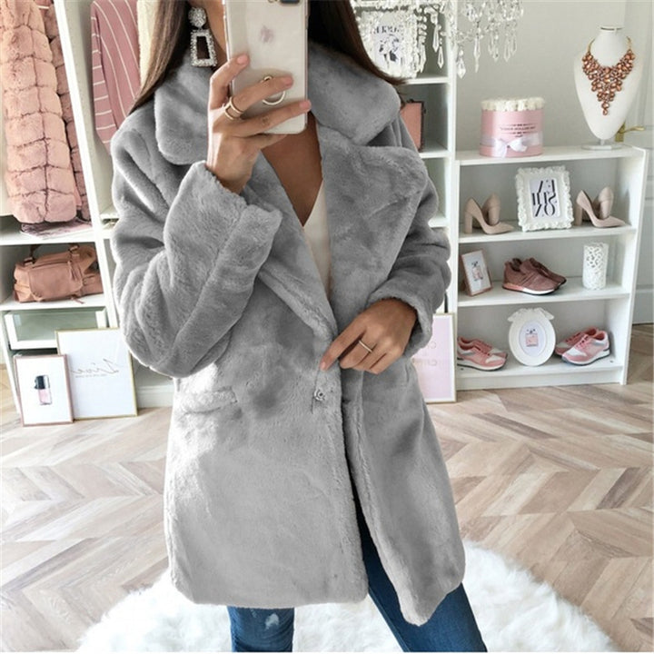 Ladies Elegant Artistic Fur Jacket with Applied Pockets and Large Lapels Lune London