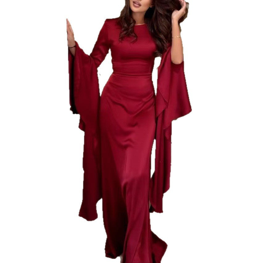Ladies Elegant Evening Dress with Voluminous Sleeves and Body-Hugging Fit Lune London