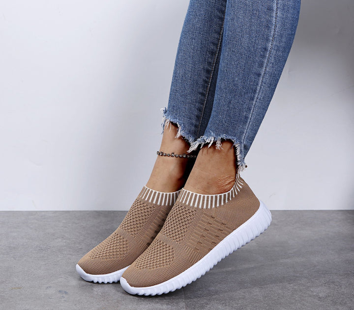 Women's Slip-On Sports Sneakers with Elastic Knit Upper and Non-Slip Sole Lune London