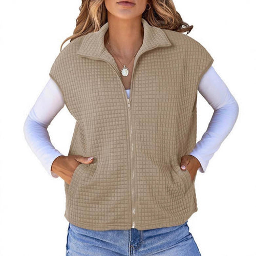 Modern women's quilted jacket with zipper and practical pockets Lune London