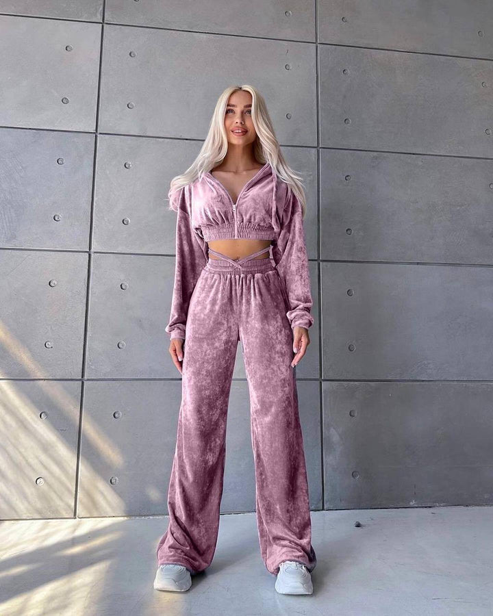 Sporty velvet loungewear set for women with cropped top and wide legs Lune London