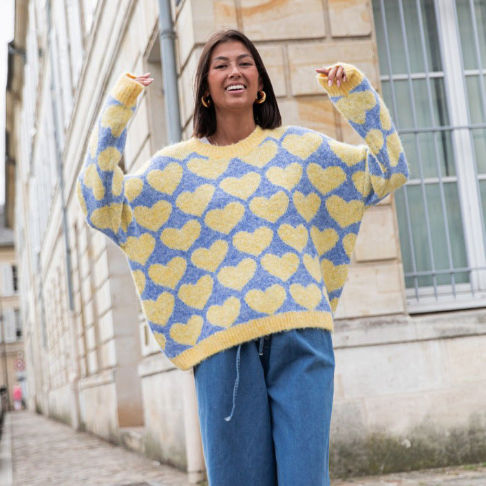 Oversized sweater for women with heart-shaped pattern and loose fit Lune London