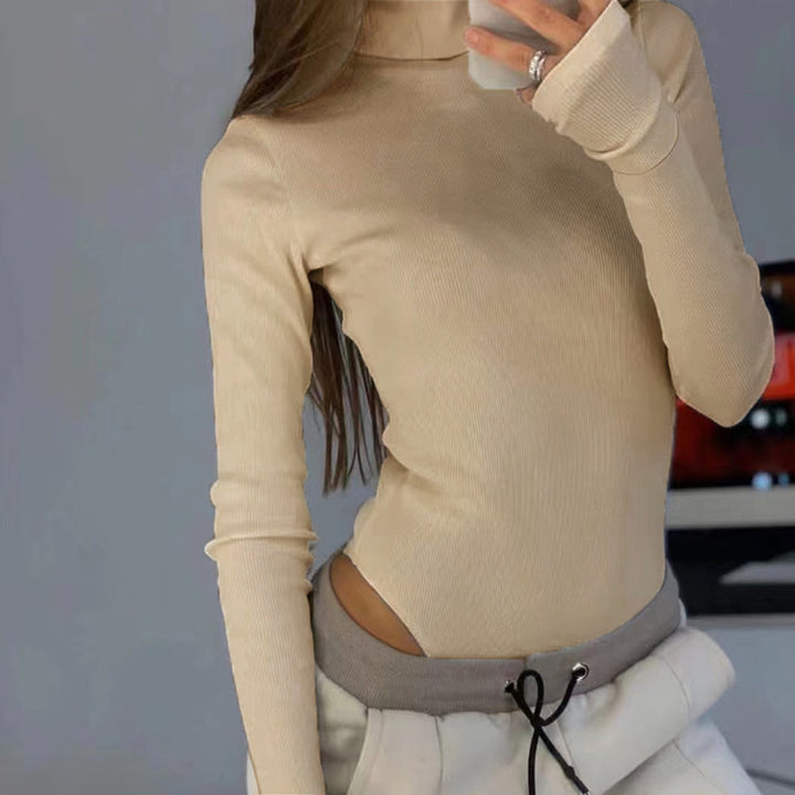 Ladies fitted top with long sleeves and closed design Lune London