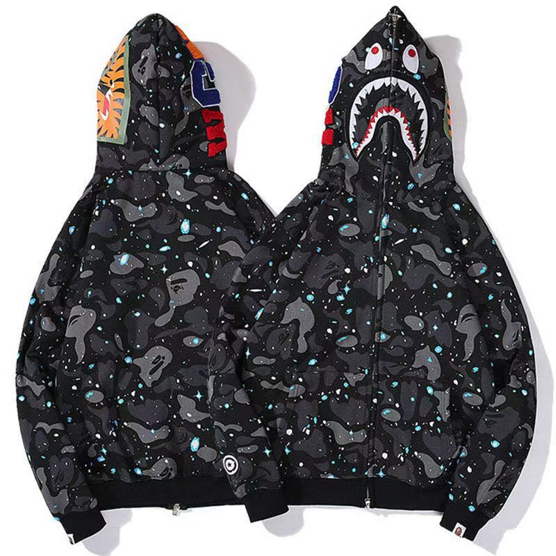 Women's hoodie jacket with modern camouflage design and high-quality cotton blend Lune London