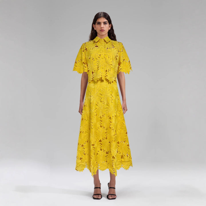 Robe florale pour femmes avec col montant et manches volumineuses Chic & Stil