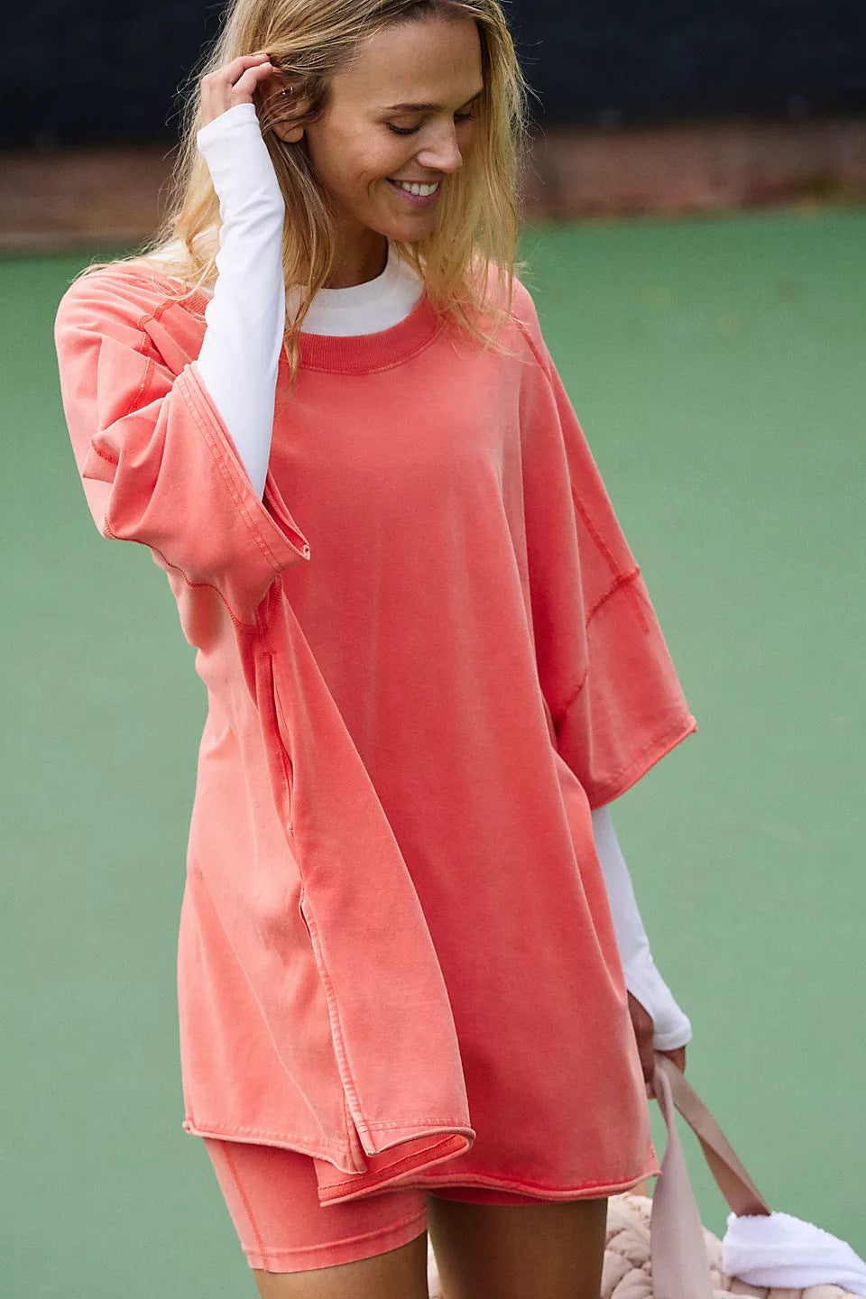 Women's comfortable sports loungewear set with oversized top and shorts Chic & Stil