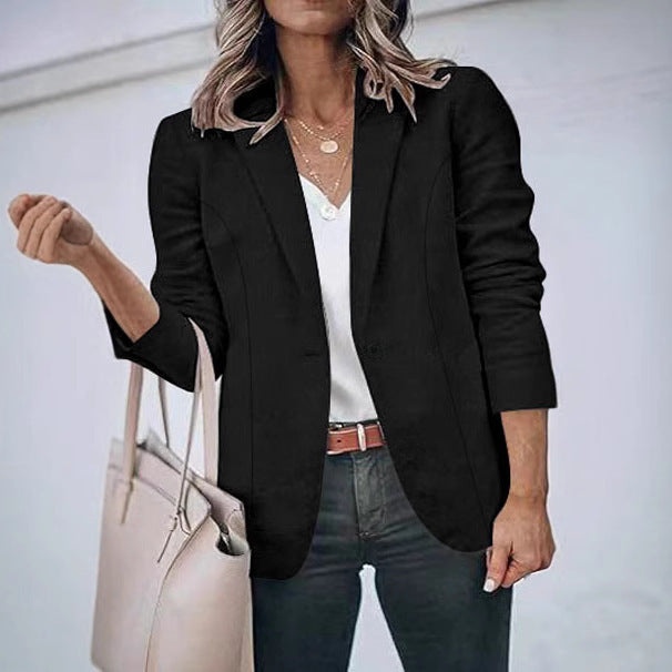 Ladies elegant blazer jacket with fitted cut and discreet pockets Lune London