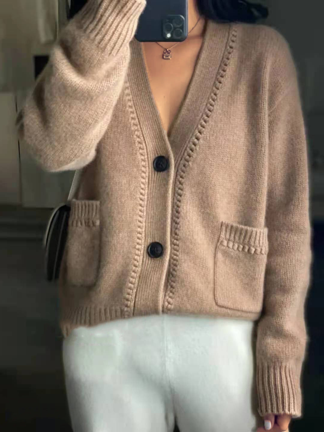 Ladies cardigan with deep V-neck and pockets Lune London