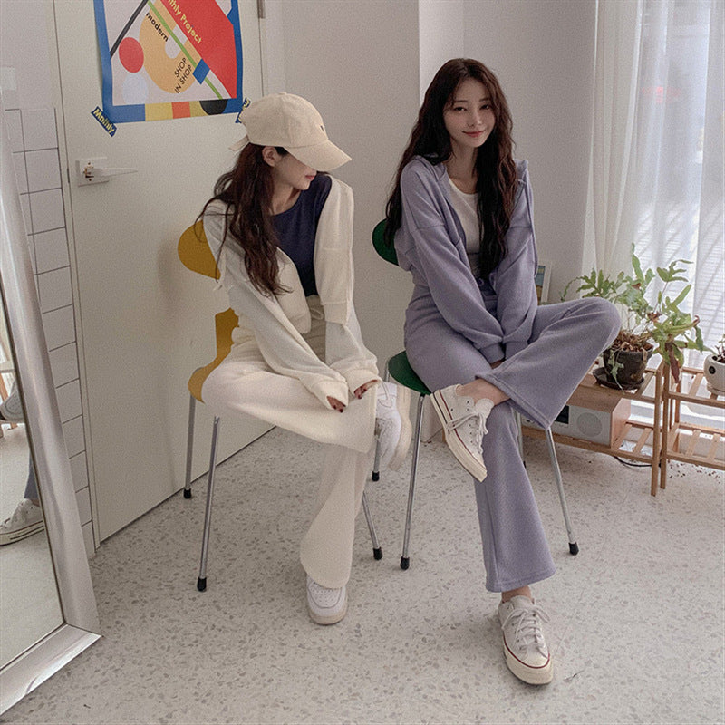 Ensemble de loungewear décontracté pour femmes avec sweat à capuche court et jambes larges Chic & Stil