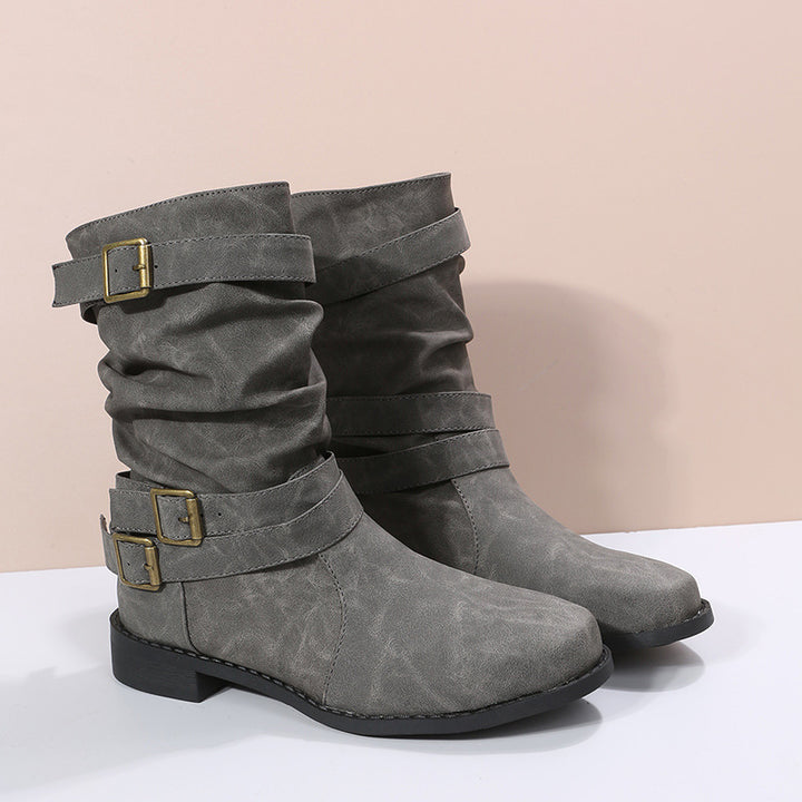 Robust boots for women with trendy buckles and casual chic design