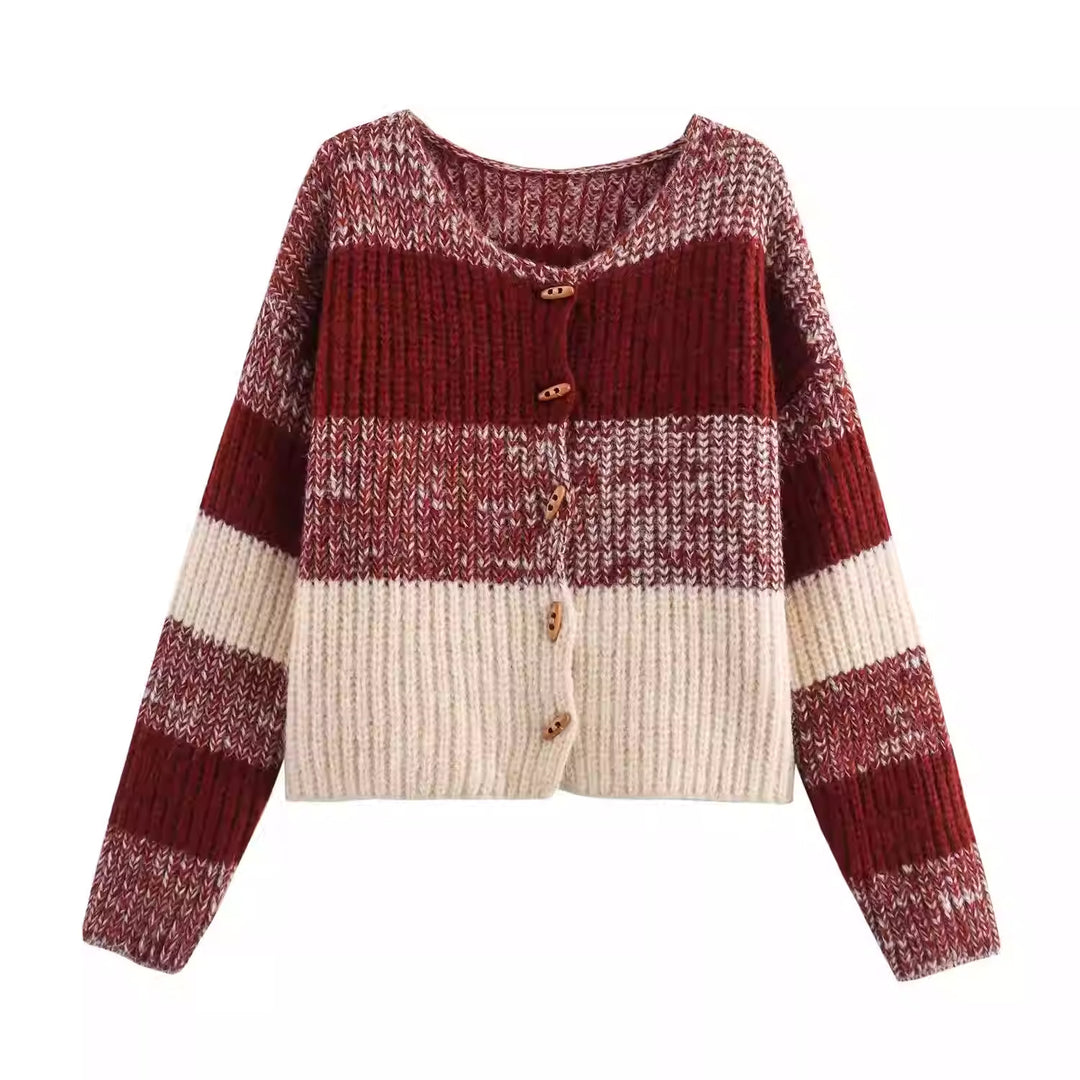 Knitted jacket for ladies with elastic rib design and wooden buttons Lune London