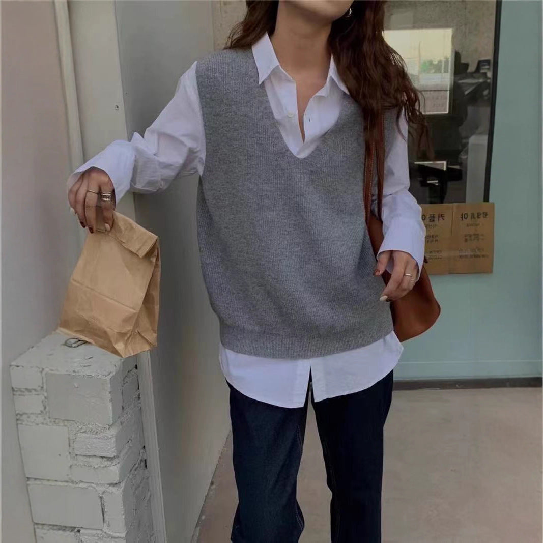 Gilet tricoté pour femmes avec décolleté en V profond et coupe aérienne Chic & Stil