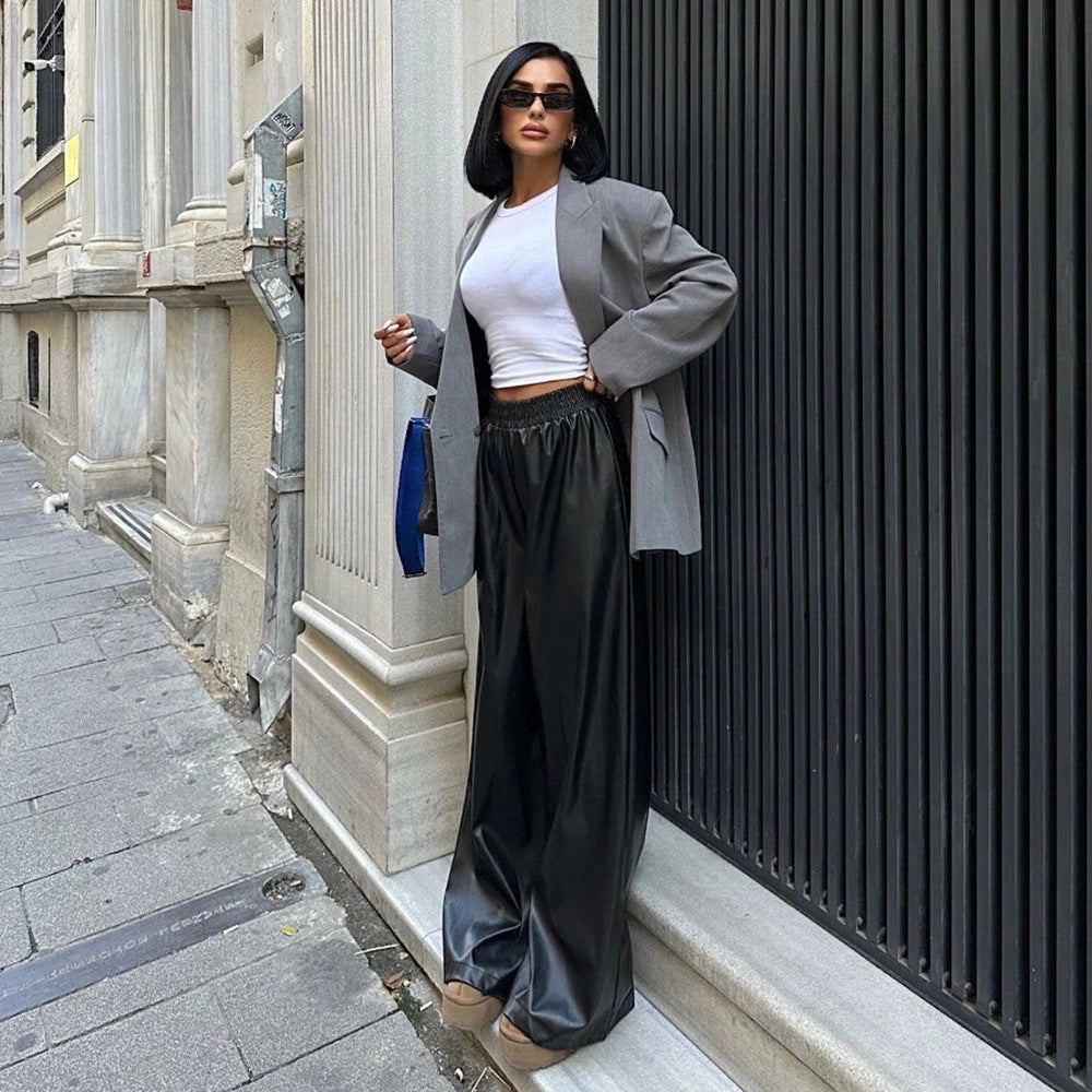 Elegant leather pants for women with a loose fit and elastic waistband Lune London