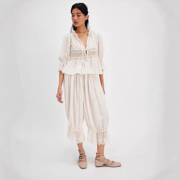 Ladies airy and elegant culotte with lace decoration Lune London