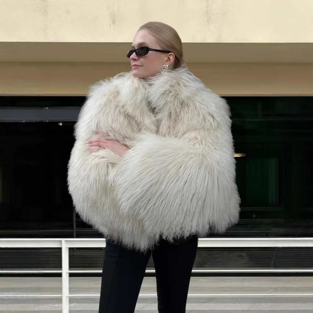Women’S Luxurious Fur Jacket with Voluminous Sleeves and Elegant Cut Lune London