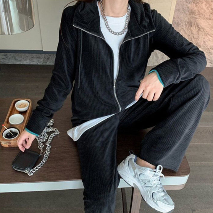 Women's Cozy Sports Set with Zipper and Loose Fit Chic & Stil