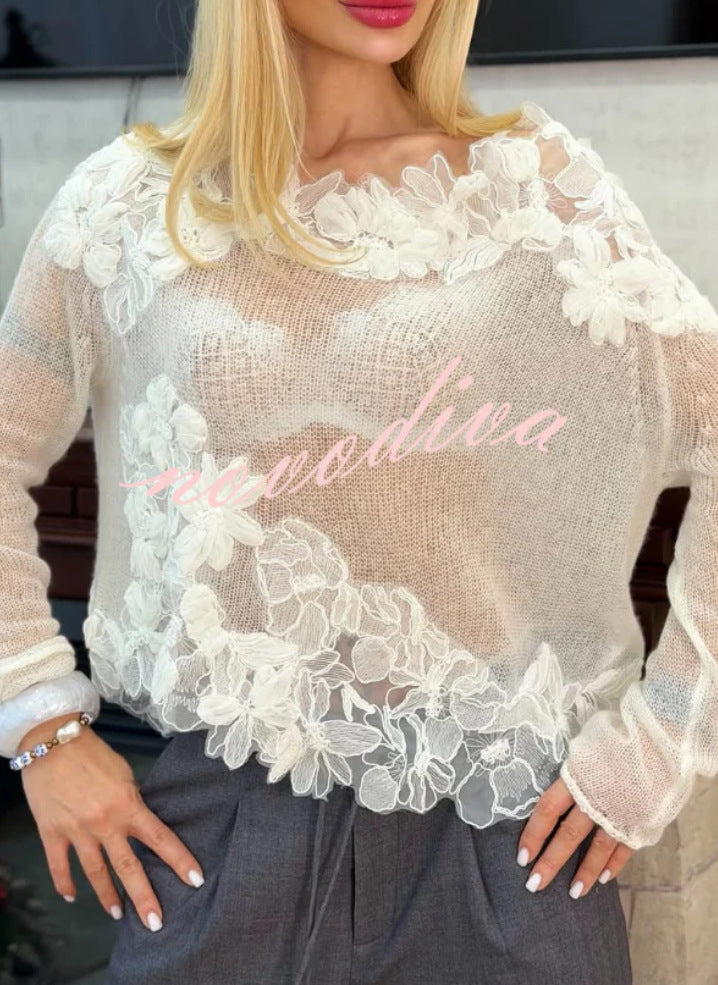 Pull en tricot pour femmes avec des accents floraux en dentelle et un design transparent Chic & Stil
