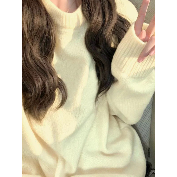 Pull en maille épaisse pour femmes avec tissu doux et col rond classique Chic & Stil