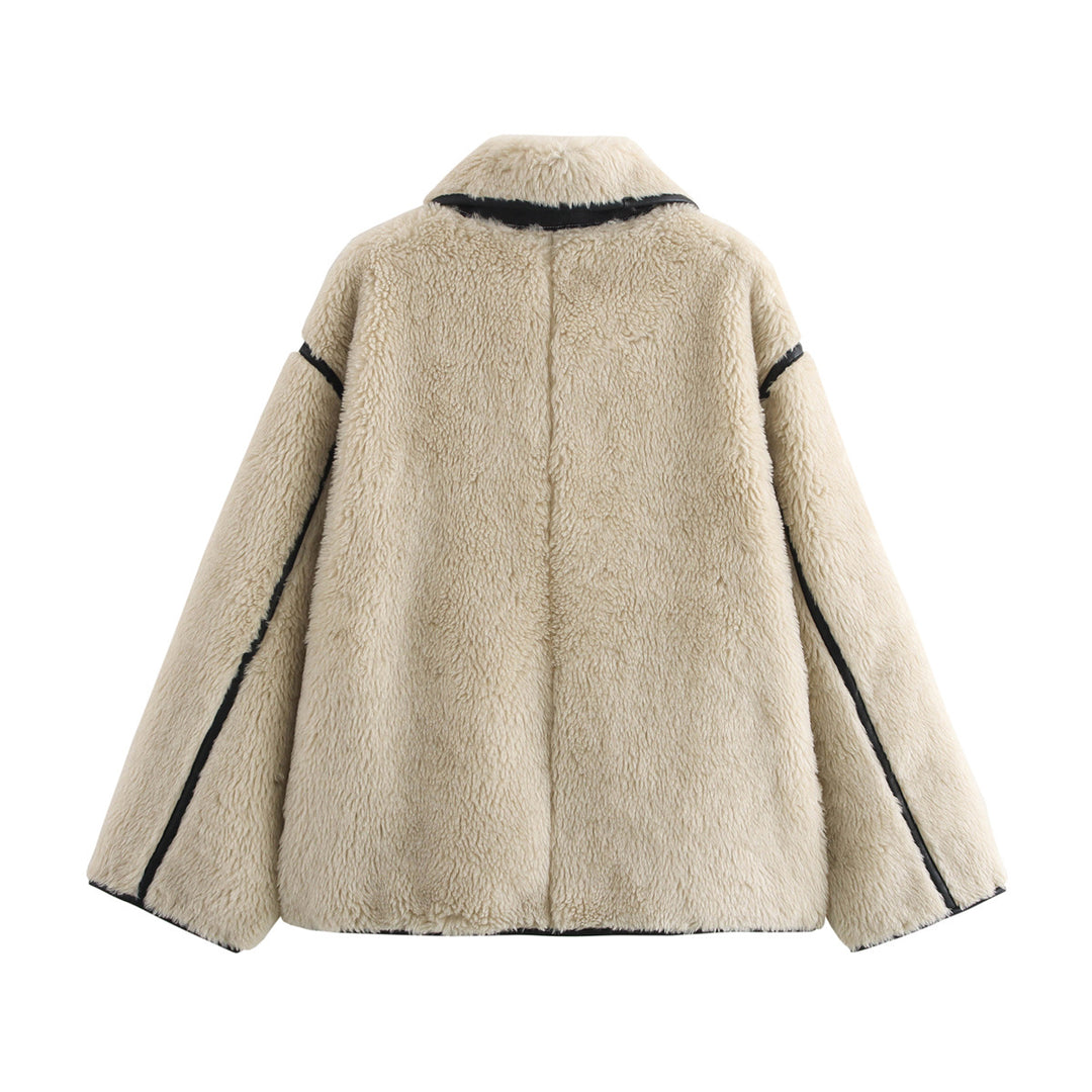 Ladies teddy coat with modern cut and large pockets Lune London