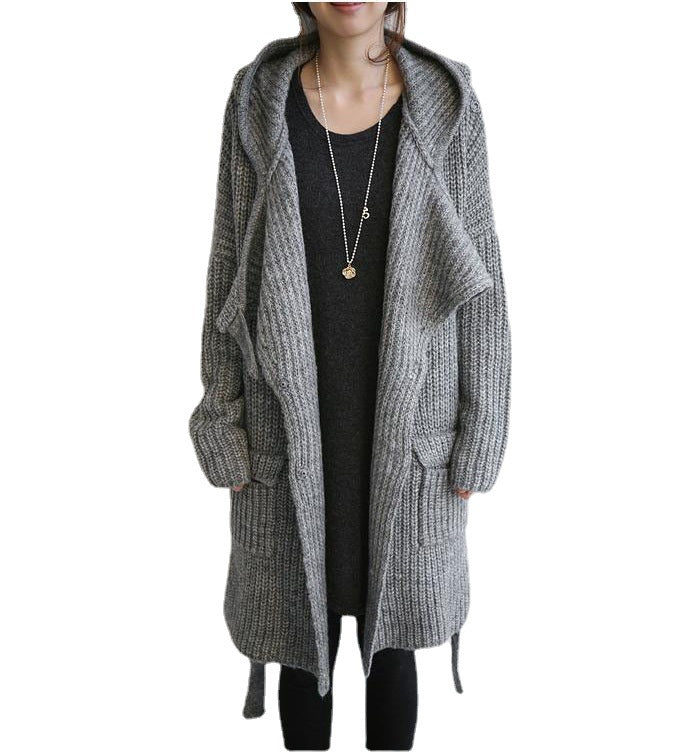 Ladies thick knitted coat with practical pockets and fashionable belt Lune London