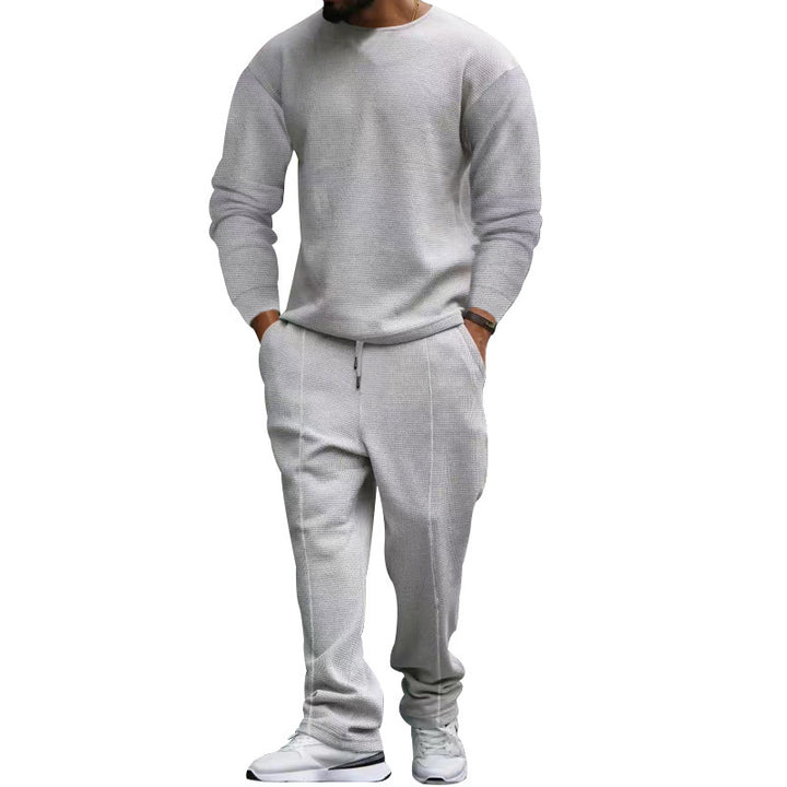 Comfortable knitted suit for men with breathable material and casual chic design