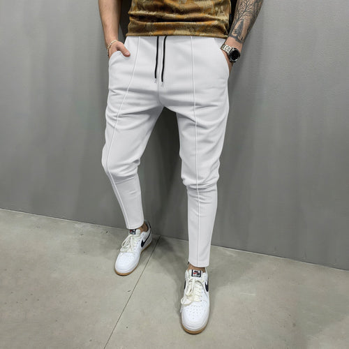 Trendy jogger pants for men with an elastic waistband and practical pockets Lune London