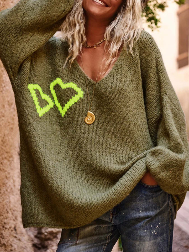 Casual oversized pullover for women with heart-shaped applications Lune London